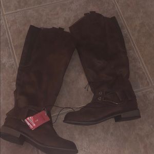 Super comfy and comfortable boots!